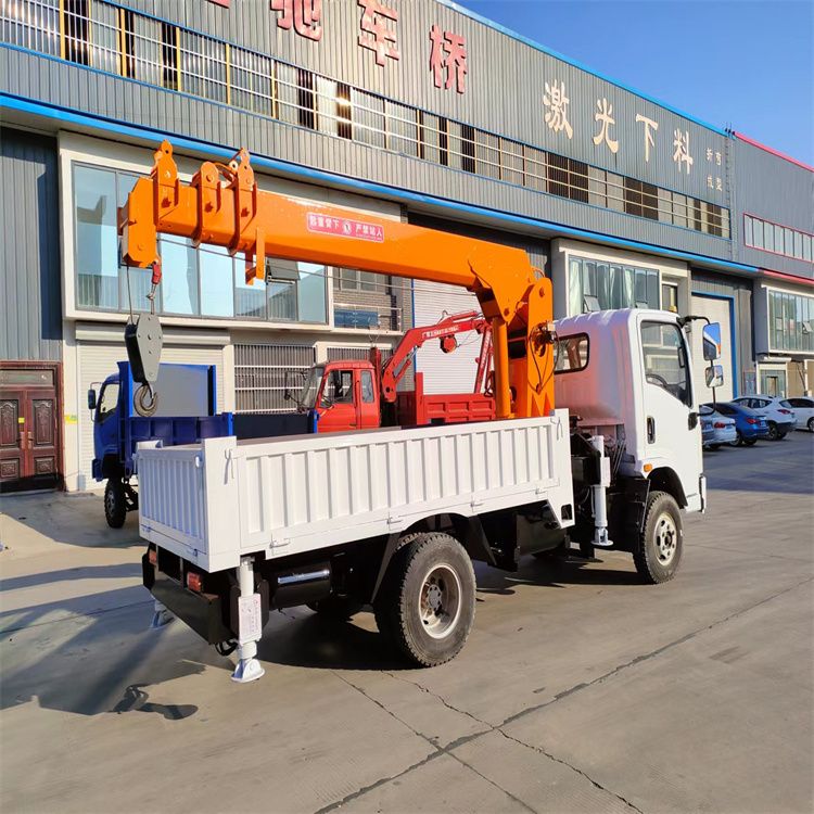 库伦旗三轮随车吊定制 农用改装机自备吊中瑞长期出售